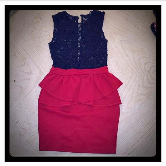 🆕️ lace peplum dress - Picture 4 of 4